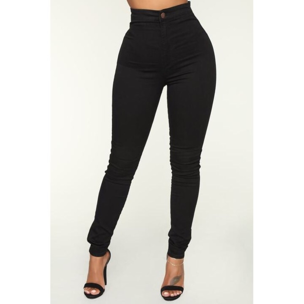 Fashion Nova Perfect Fit High Waisted Jeans💋